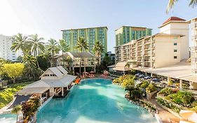 Novotel Oasis Resort